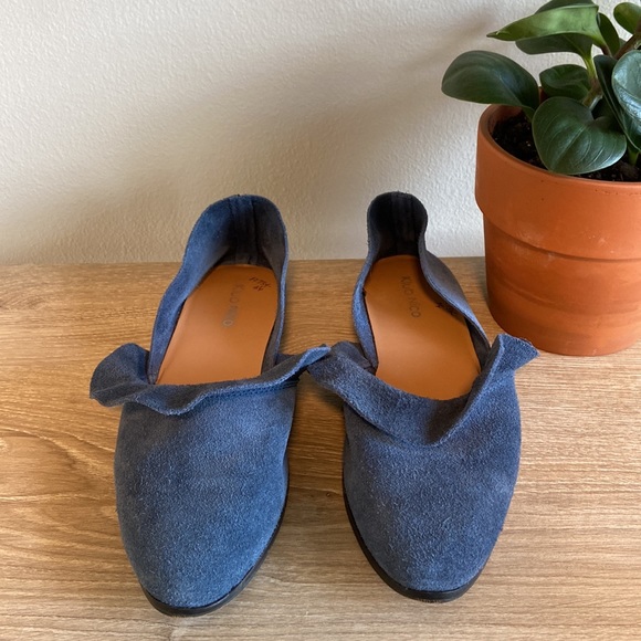 Anthropologie Klub Nico Gabbie Ruffled Blue Suede Flats, 38 / US 9 - Picture 2 of 12